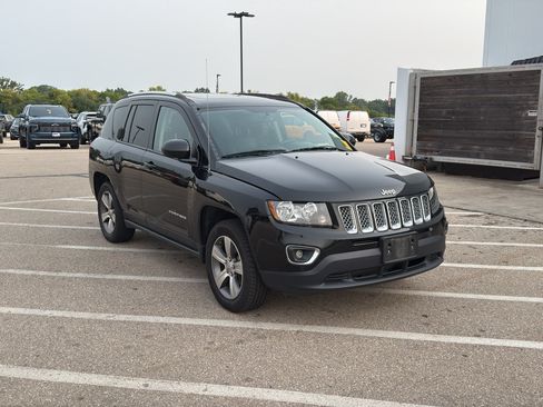 Used 2017 Jeep Compass High Altitude AWD/4WD image 8