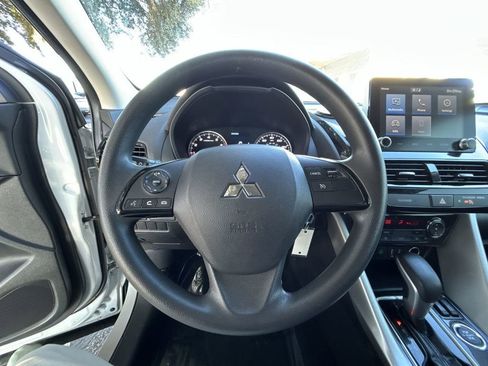 Used 2022 Mitsubishi Eclipse Cross LE image 15