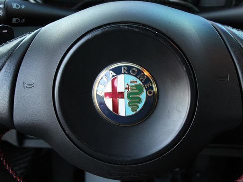 Used 2015 Alfa Romeo 4C Launch Edition w/ Convenience Group RWD image 24