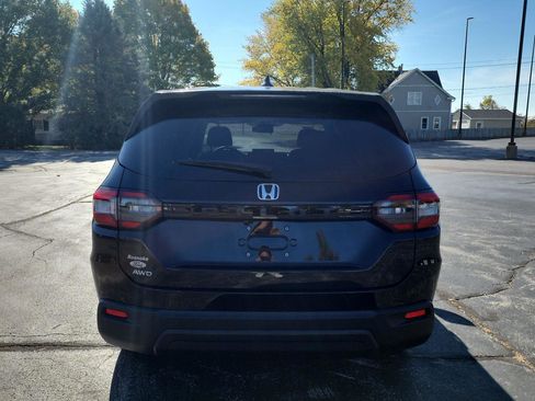 Used 2023 Honda Pilot LX image 7