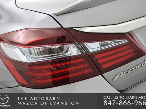 Used 2017 Honda Accord Touring image 36