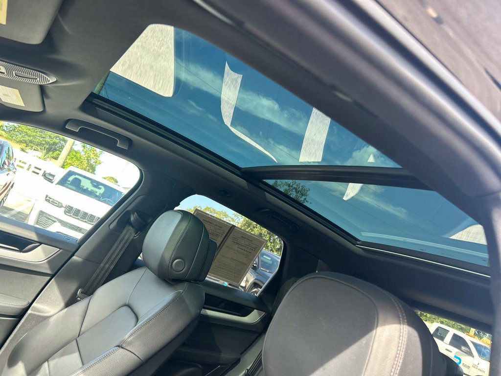 Used 2025 Porsche Cayenne AWD/4WD image 11