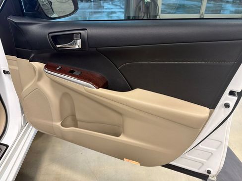 Used 2013 Toyota Camry XLE FWD image 18