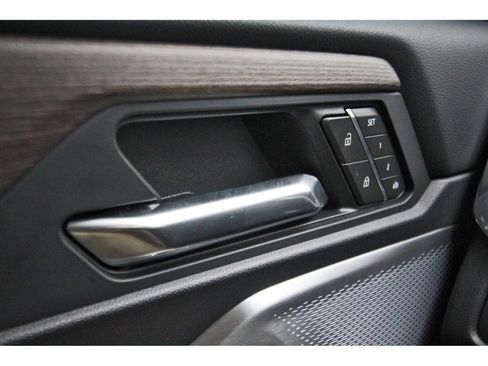 Used 2025 GMC Acadia Denali w/ Super Cruise Package FWD image 21