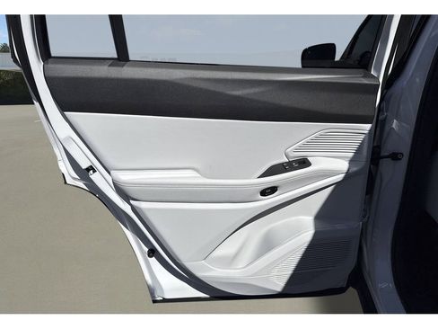 New 2026 Jeep Cherokee Limited AWD/4WD image 18