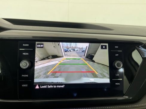 Used 2022 Volkswagen Taos SEL image 16