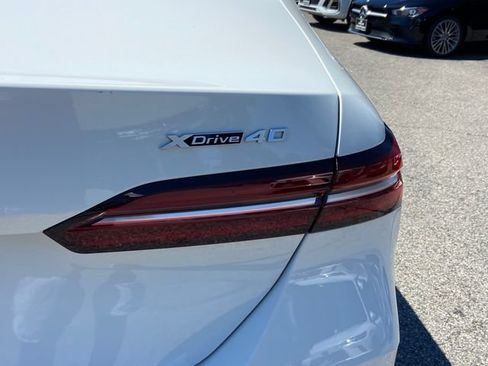Used 2025 BMW i5 xDrive40 w/ Premium Package AWD/4WD image 33
