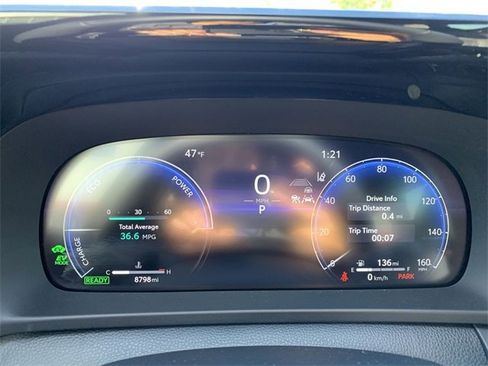 Used 2025 Toyota Crown Signia XLE image 20