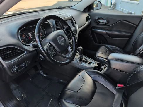 Used 2020 Jeep Cherokee Latitude Plus w/ Comfort/Convenience Group AWD/4WD image 20