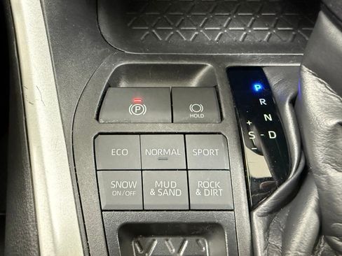 Used 2024 Toyota RAV4 LE AWD/4WD image 17