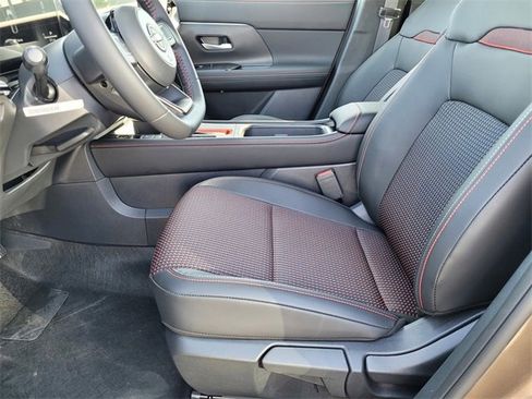 New 2025 Nissan Kicks SR w/ SR Premium Package image 4