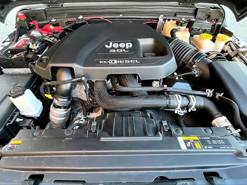 Certified 2021 Jeep Wrangler Unlimited Rubicon image 35