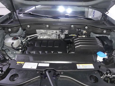 Used 2024 Volkswagen Atlas Cross Sport SE FWD image 12