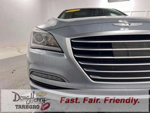 Used 2015 Hyundai Genesis 5.0 image 9