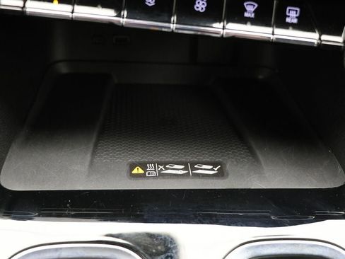 Used 2025 Chevrolet Traverse LT image 25