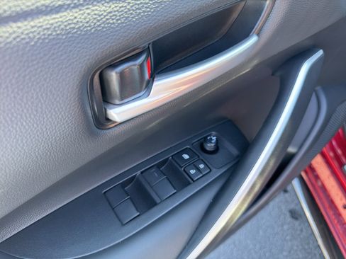 Used 2025 Toyota Corolla SE w/ SE Premium Package image 11