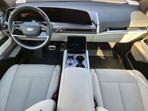 Used 2026 Cadillac Vistiq Sport w/ LPO, Floor Liner Package image 26