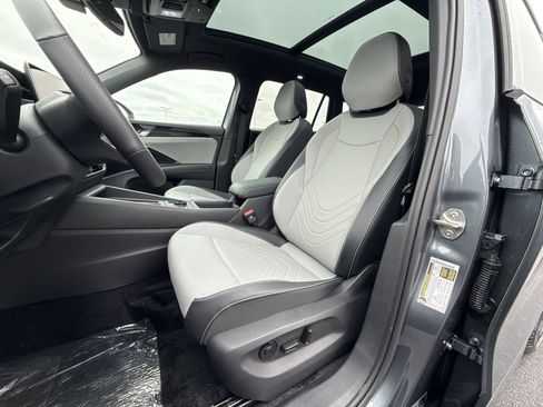 New 2026 Volkswagen Tiguan SE R-Line AWD/4WD image 12