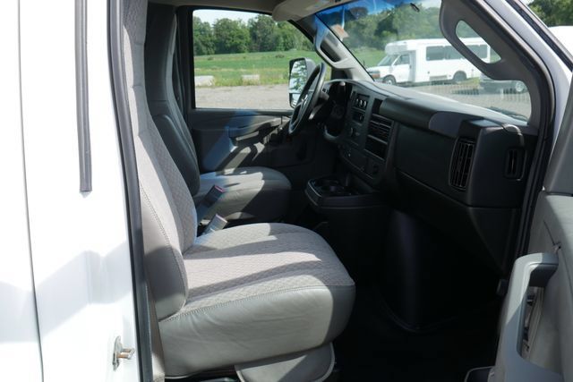 Used 2016 Chevrolet Express 3500 RWD image 17