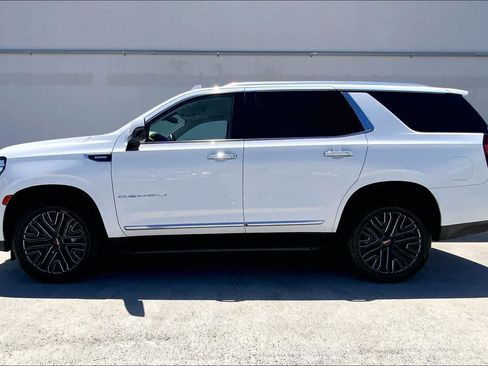 Used 2021 GMC Yukon Denali AWD/4WD image 3