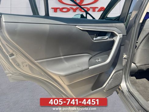 Used 2025 Toyota RAV4 XLE FWD image 17