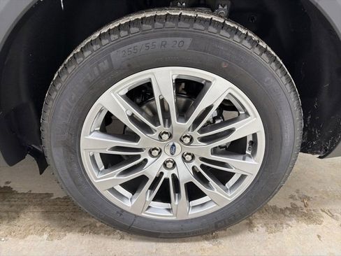 New 2026 Ford Explorer Active w/ Active Comfort Package image 8