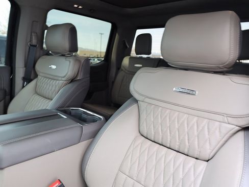 Used 2025 Ford F350 Platinum w/ Platinum Plus Package image 18