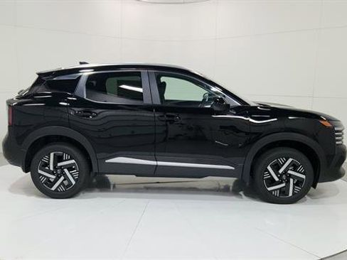 Certified 2026 Nissan Kicks SV FWD image 9