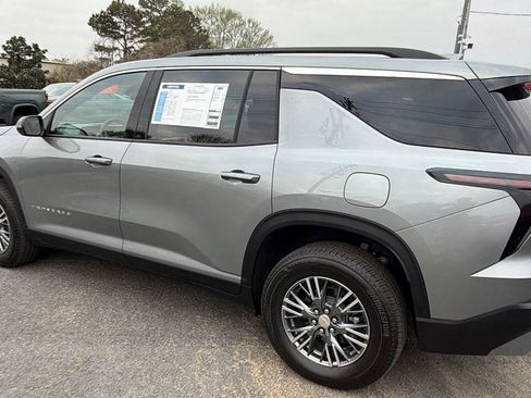 Certified 2026 Chevrolet Traverse LT FWD image 7
