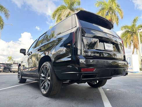 Used 2023 Cadillac Escalade Sport AWD/4WD image 19