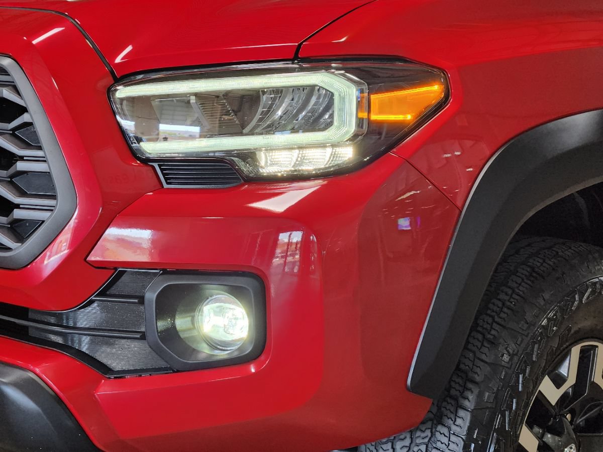 Used 2022 Toyota Tacoma TRD Off-Road AWD/4WD image 14