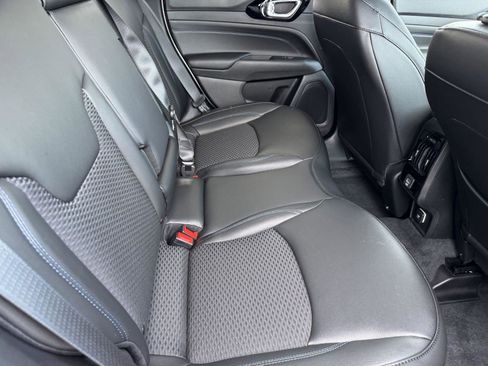 New 2026 Jeep Compass Latitude image 9