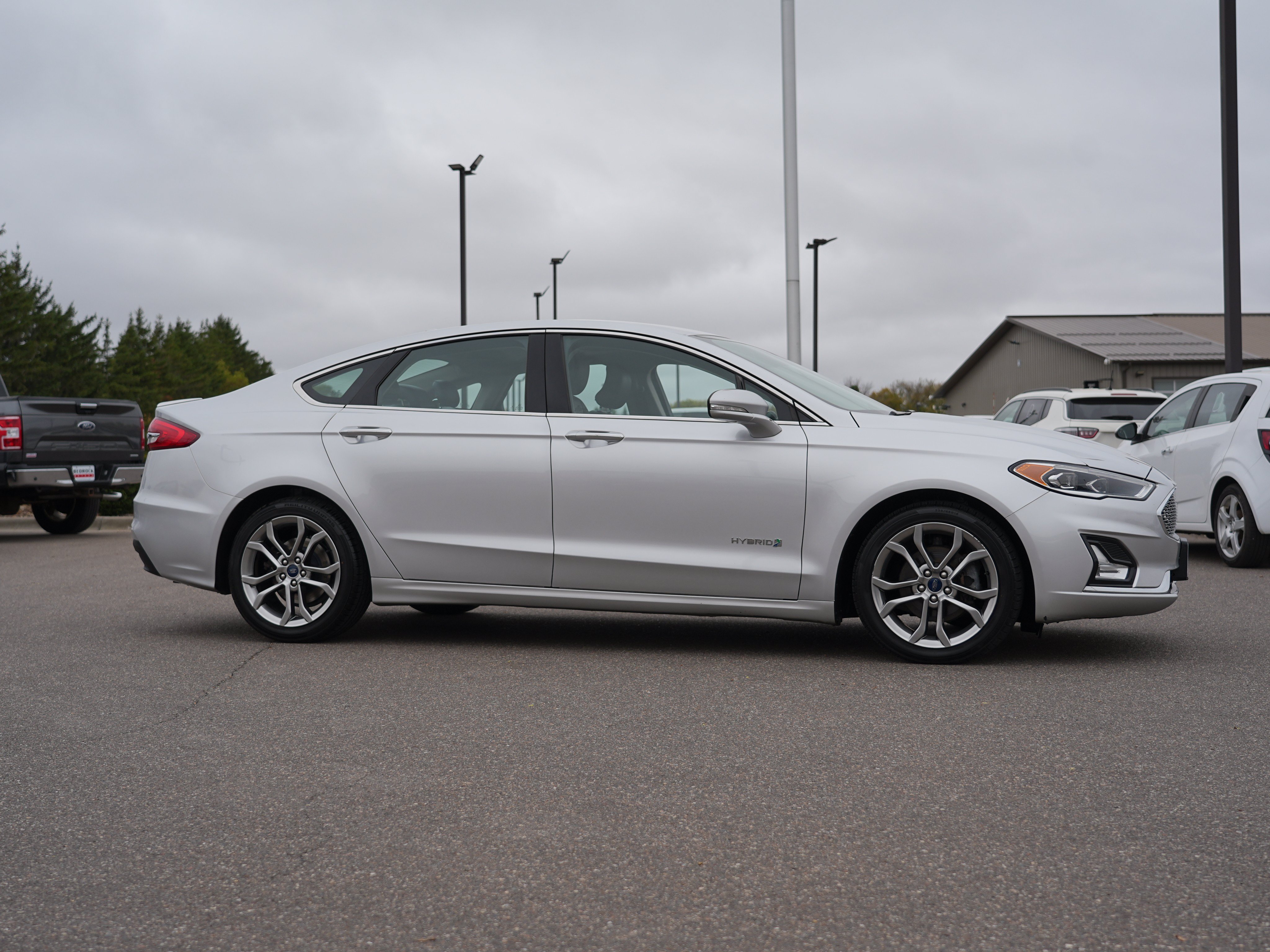 Used 2019 Ford Fusion Titanium FWD image 2