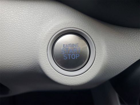 New 2025 Hyundai Venue SEL image 25