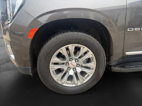 Used 2021 GMC Yukon XL Denali AWD/4WD image 9
