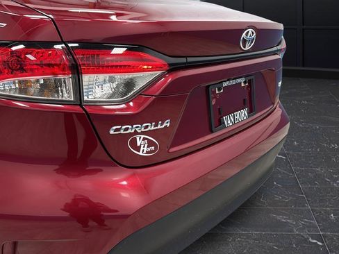 Used 2024 Toyota Corolla LE image 31
