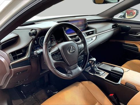 Used 2020 Lexus ES 300h Ultra Luxury w/ Accessory Package FWD image 19