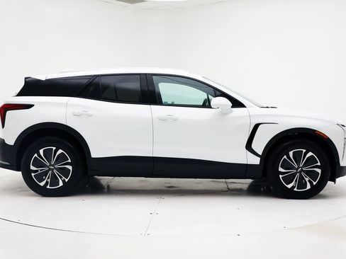 Used 2025 Chevrolet Blazer EV LT AWD/4WD image 3