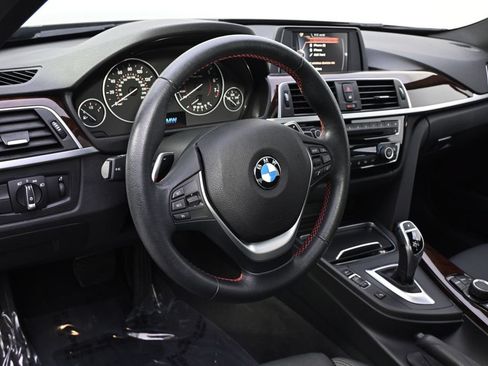 Used 2017 BMW 330i xDrive Sedan AWD/4WD image 11