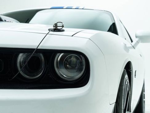 Used 2019 Dodge Challenger R/T Scat Pack w/ Shaker Package image 11