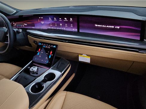 New 2025 Cadillac Escalade IQ Sport 2 w/ LPO, ONYX Package image 34