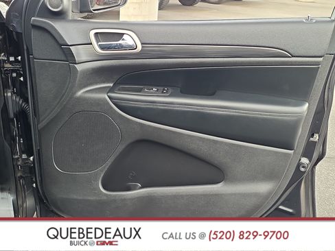 Used 2020 Jeep Grand Cherokee Laredo RWD image 25