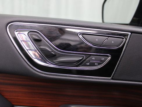 Used 2023 Lincoln Navigator Reserve image 13