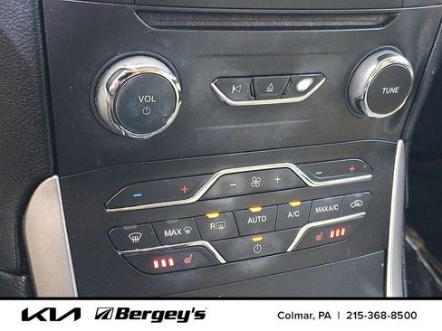 Used 2018 Ford Edge SEL w/ Equipment Group 201A AWD/4WD image 17