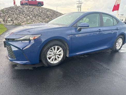 Used 2025 Toyota Camry LE AWD/4WD image 2