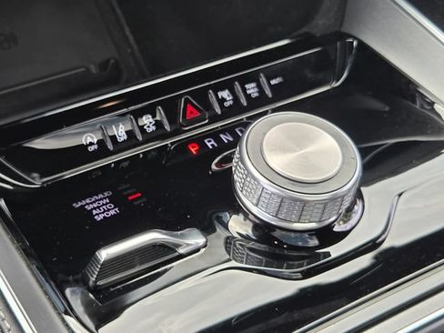 Used 2024 Jeep Wagoneer Series II AWD/4WD image 26