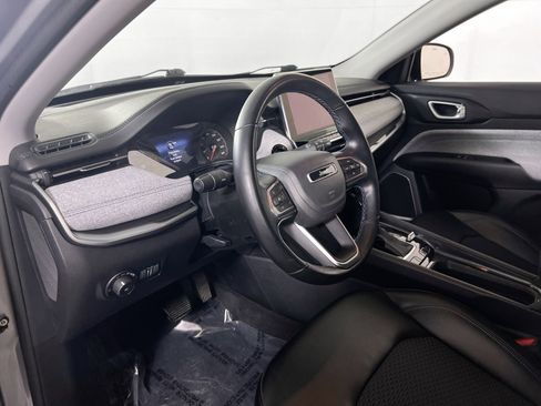 Used 2022 Jeep Compass Latitude w/ Convenience Group image 9