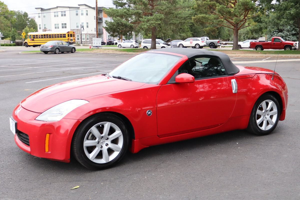 Used 2004 Nissan 350Z Enthusiast RWD image 10