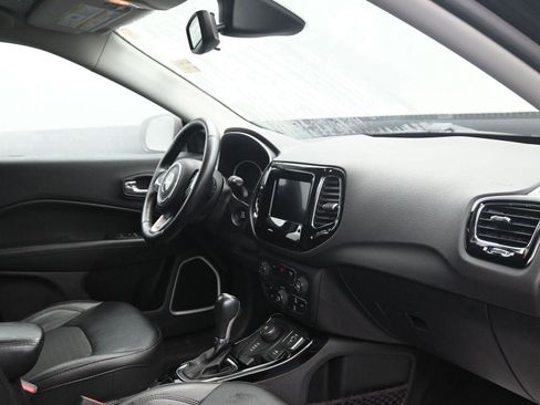 Used 2019 Jeep Compass Altitude image 10