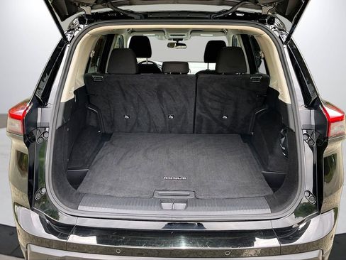 Used 2024 Nissan Rogue S FWD image 25